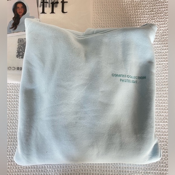 Comfrt Baby Blue Pastel Hoodie - S - Picture 11 of 12